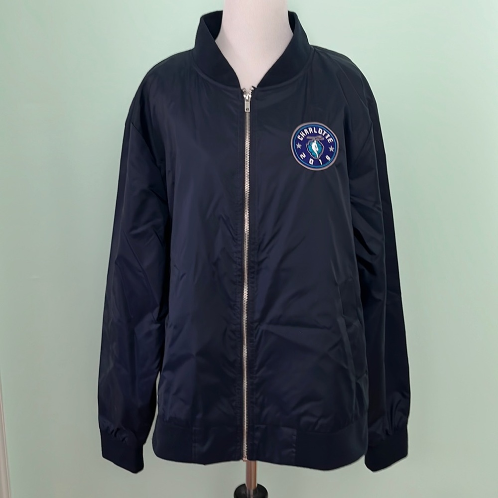 NBA Lightweight jacket, Charlotte NBA logo!